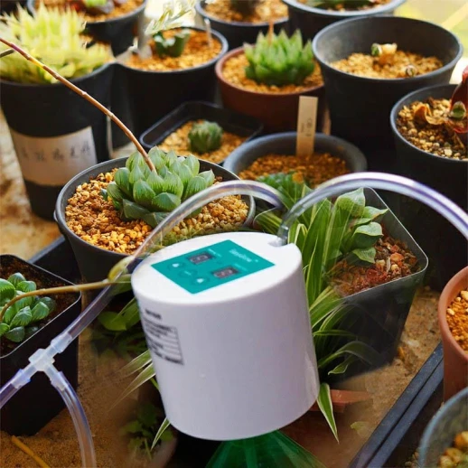 Набор для капельного полива домашних растений с таймером