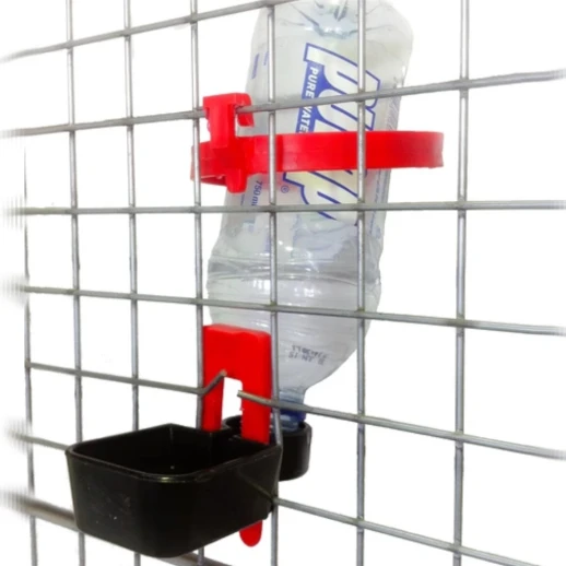 Поилка под бутылку Corti пластик