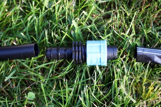 Фитинг переходник для капельной ленты 16 мм на шланг 16 мм