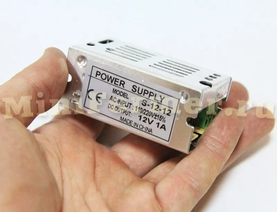 Блок питания 220V AC / 12V DC 1A.