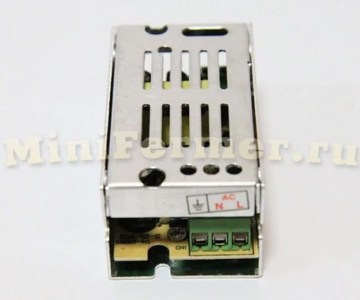 Блок питания 220V AC / 12V DC 1A.