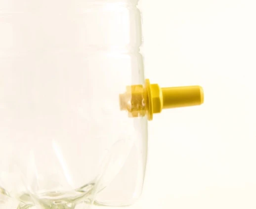 Штуцер переходной с шланга 10 мм на емкость