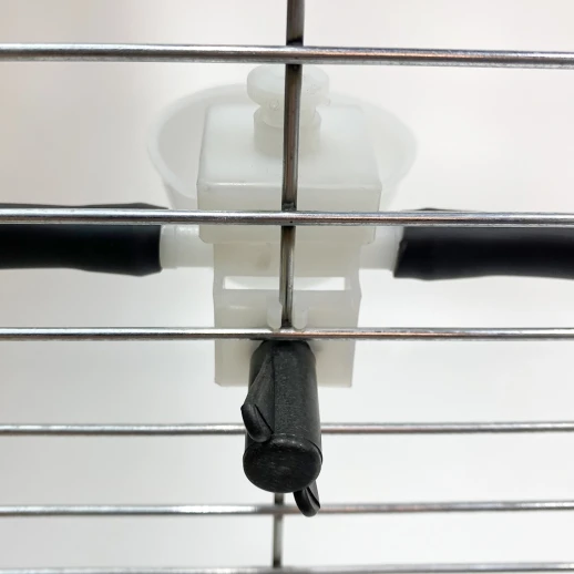 Поилка чашечная 9.5 мм с креплением на сетку и регулировкой уровня воды