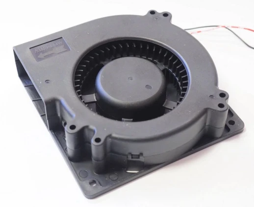 Вентилятор радиальный центробежный 120х120х32мм 12 Вольт