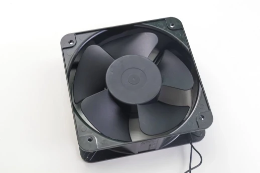 Осевой вентилятор 200х200х60 мм 220 Вольт