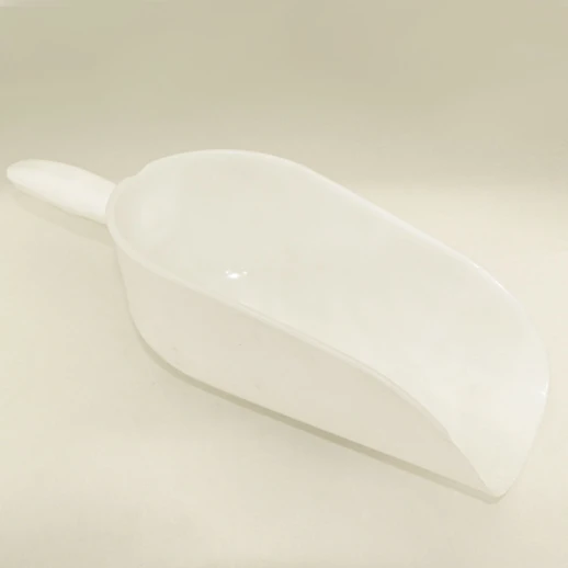 Совок для корма пластик белый