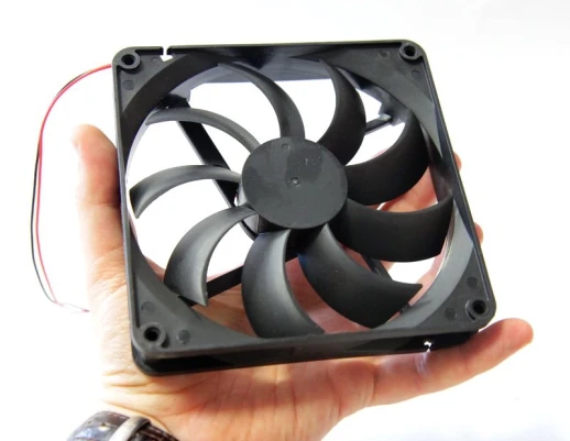 Осевой вентилятор корпусной 140х140х25мм 12Вольт