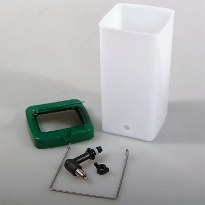 Поилка ниппельная Gaun с бачком для птиц и кроликов 1 литр