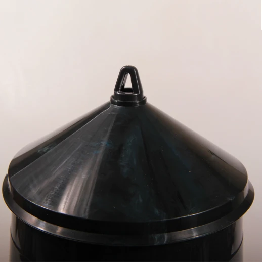 Кормушка бункерная Gaun ECO Recycled 4 кг. с разделителями на ножках