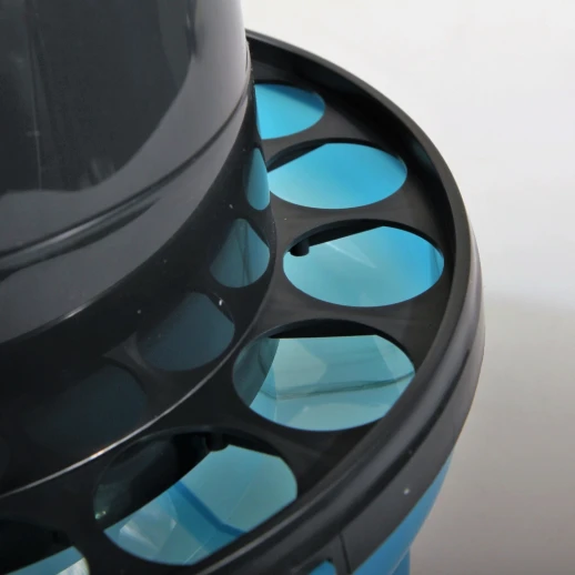 Кормушка бункерная Gaun ECO Recycled 4 кг. с разделителями на ножках