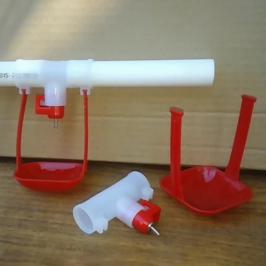 Поилка ниппельная с каплеуловителем на трубу 3/4