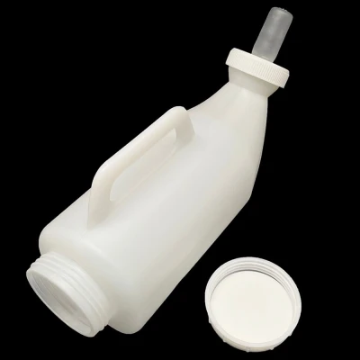 Бутылка LSTL для кормления теленка с силиконовой соской 2 л. белая