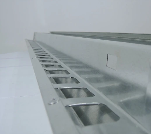 Кормушка навесная для перепелов Экономка 30 см. Стандарт