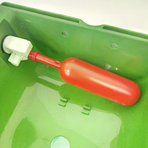 Поилка чашечная Corti автоматическая 3 литра пластик с боковым подводом 1/2