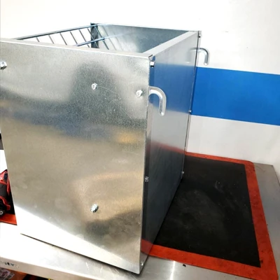 Кормушка Gaun для сена и зерна овцам и козам 37х47х52 см