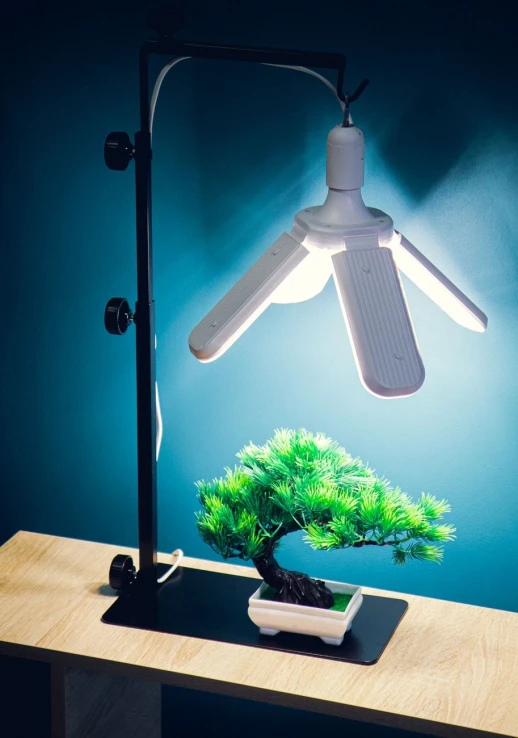 Фитолампа Е27 Лепесток *4