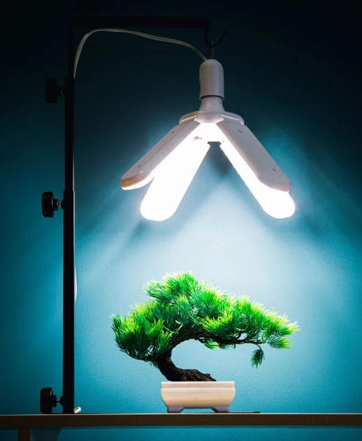 Фитолампа Е27 Лепесток *4