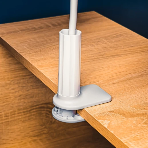 Держатель для фитолампы со струбциной