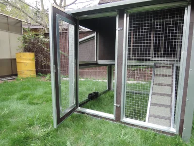 Курятник с выгулом и гнездом Зимняя Мечта с выгулом и гнездом, утепленный