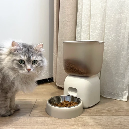 Автокормушка Petwant F14-LCD 3 л для сухого корма с записью голосового сообщения