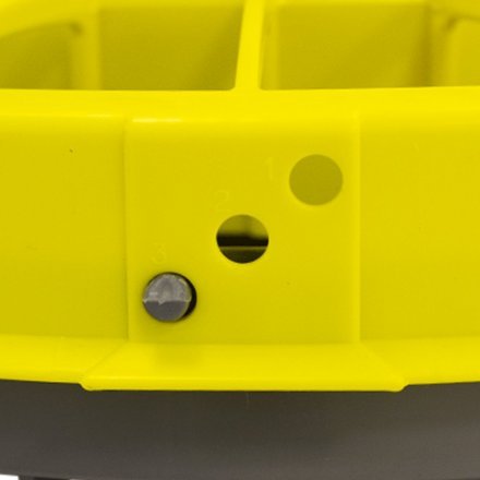 Кормушка бункерная River COMPACTA 8,5 кг. пластик с разделительной решеткой на ножках
