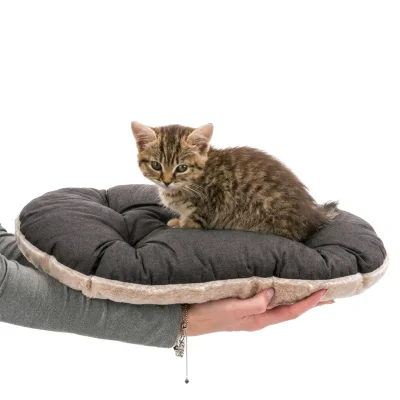 Подушка мягкая Ferplast RELAX 45/2F для собак и кошек Черный с белым мехом