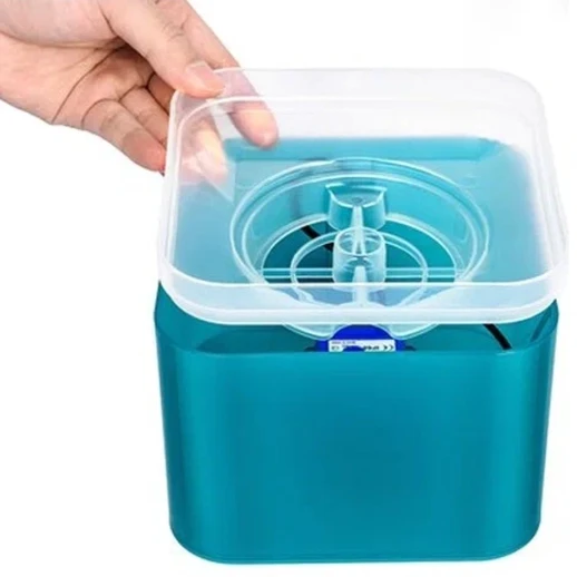 Автопоилка фонтан Petwant PW-109 2 л с подсветкой для кошек и собак зеленый