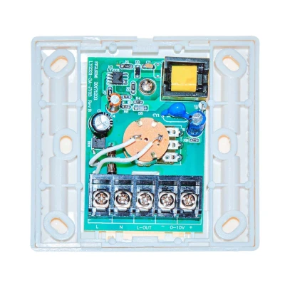 Диммер в корпусе для диммируемых драйверов. (0-10 Вольт)