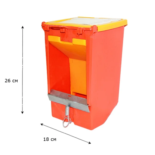 Кормушка бункерная Novital для кроликов 1 секция пластик с крышкой